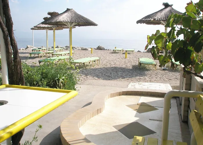 Aparthotel Faliraki Benitses (Corfu)