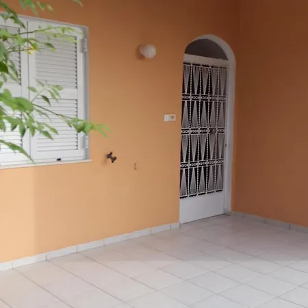 Faliraki Lägenhetshotell Benitses (Corfu)