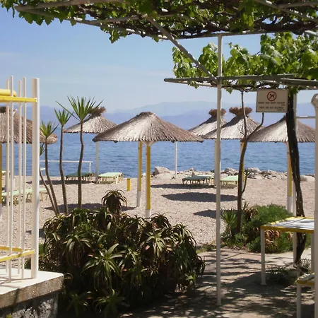 מלון דירות Faliraki 4*