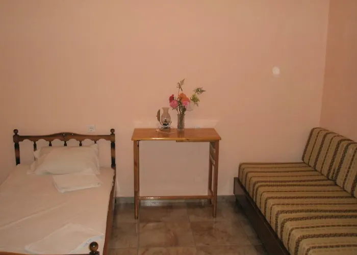 Lägenhetshotell Faliraki Benitses (Corfu)