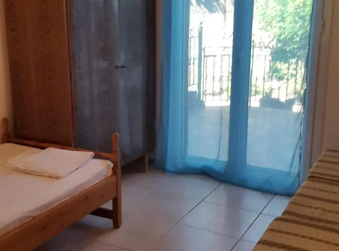 Faliraki Lägenhetshotell Benitses (Corfu)